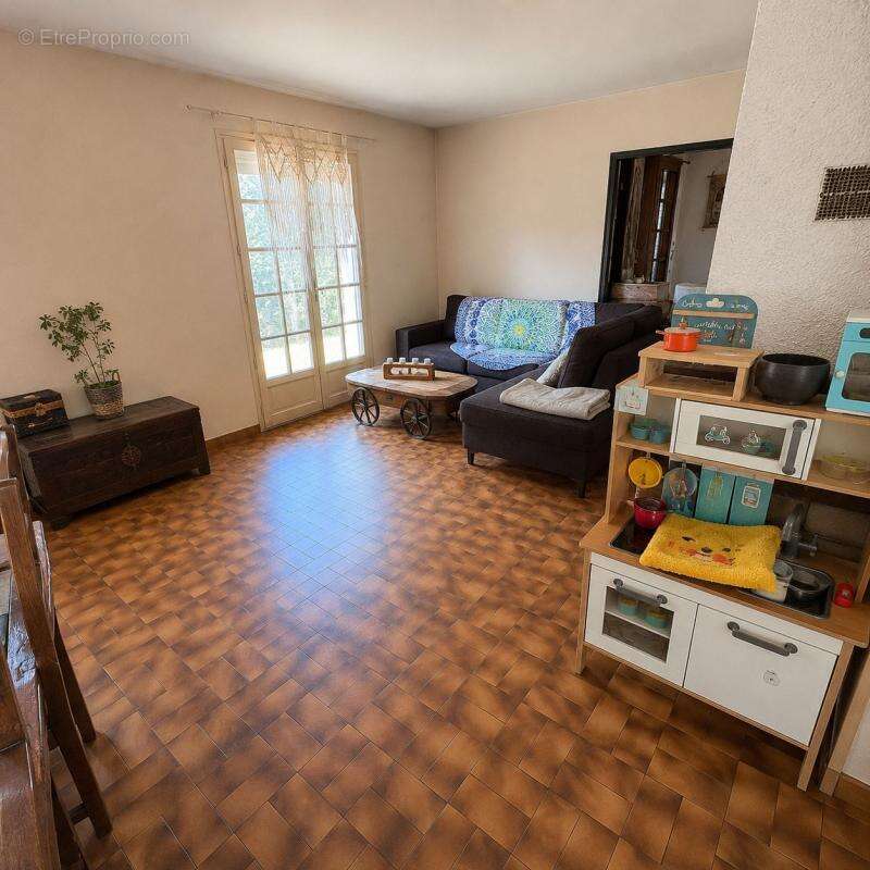 Pavillon plain pied 4p 3 chambres avec sous-sol total À Vendre - photo 4
