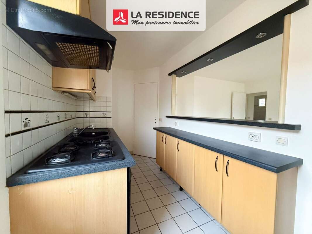 Appartement à LE MESNIL-SAINT-DENIS
