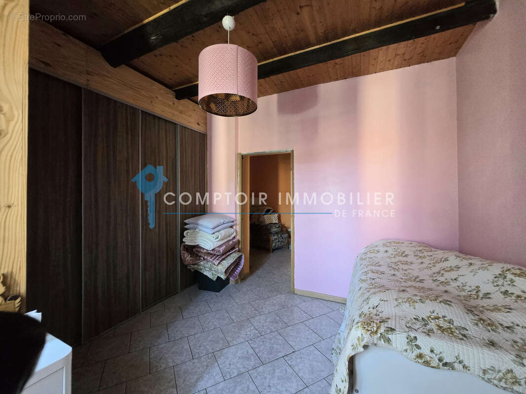 À VENDRE   Charmante maison de village rénovée de 115 m2 avec extérieur et parking privé - photo 6