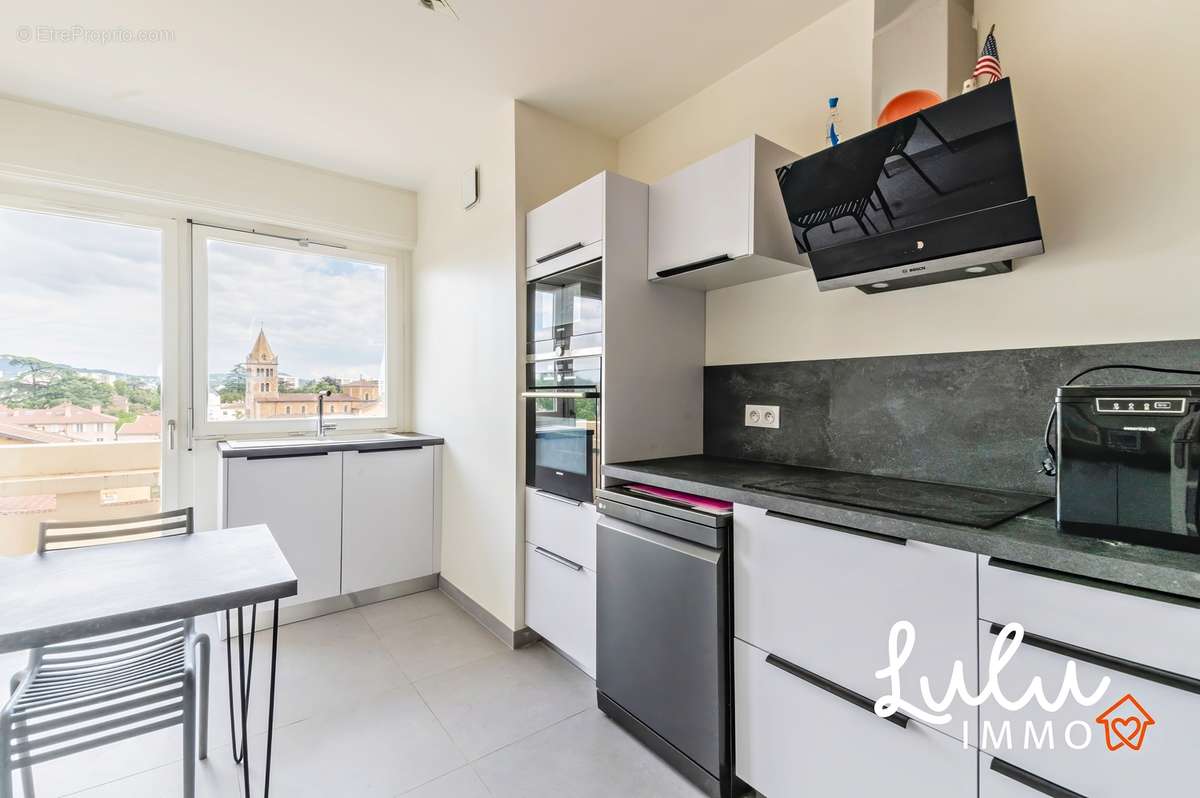 Appartement T4 120m2 - Plein Coeur Ecully - photo 7