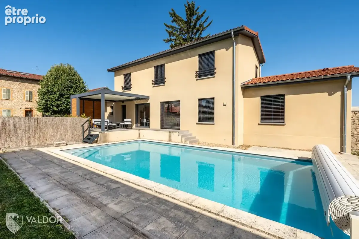 ANSE – Maison familiale avec piscine – hypercentre – prestations de qualité - photo 3