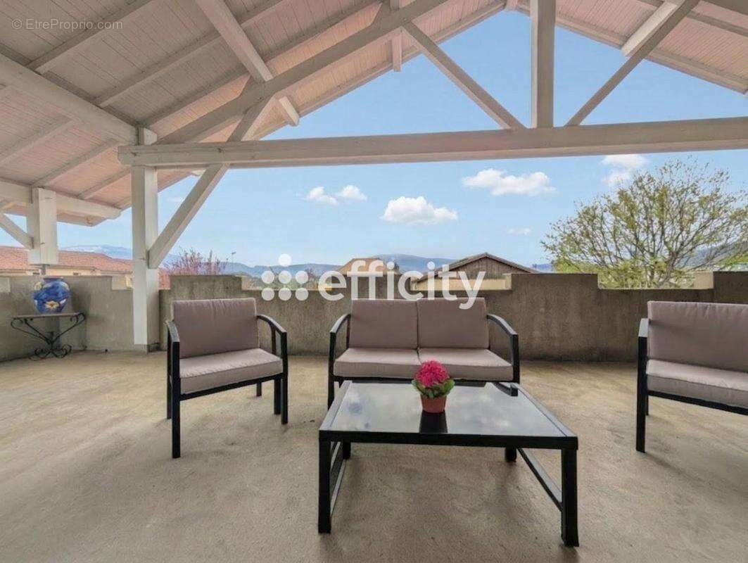 Appartement à RIVES