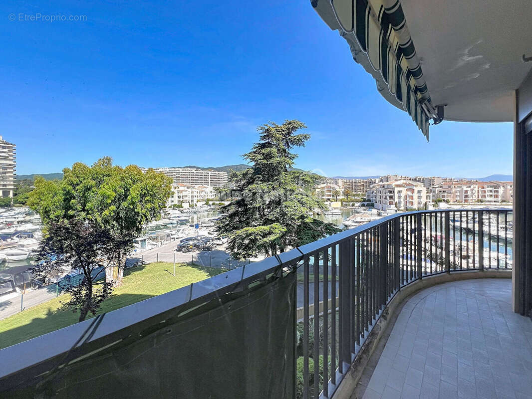 Appartement à MANDELIEU-LA-NAPOULE