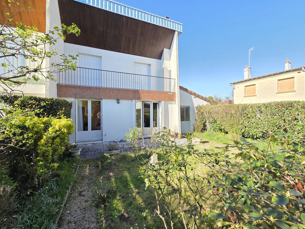 Maison à YZEURE