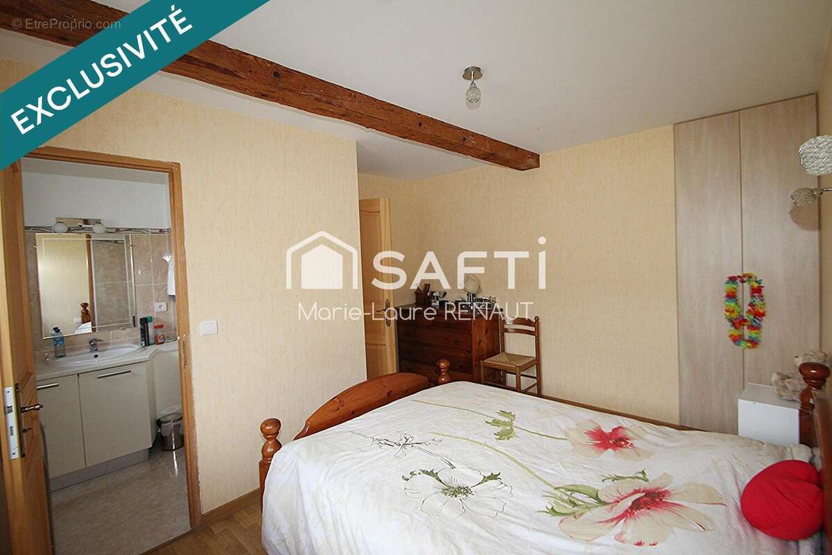 Maison 270 m² à Saint-Gauzens  - photo 4