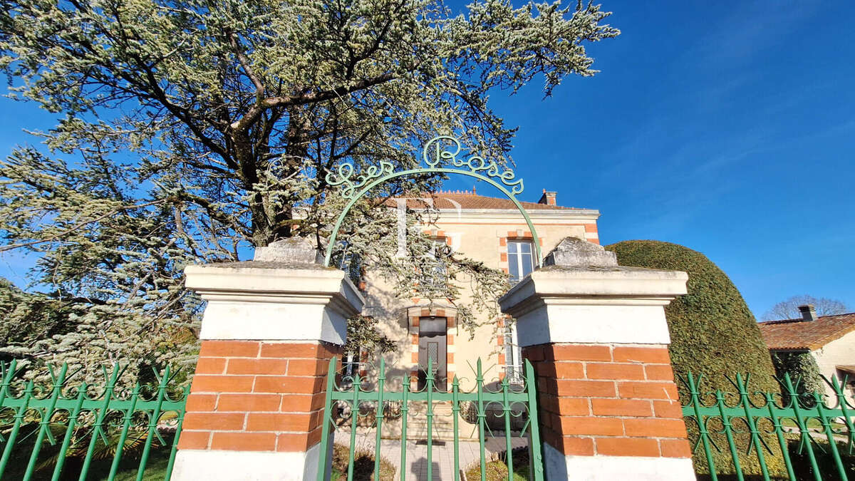 Maison à SAINT-FRAIGNE