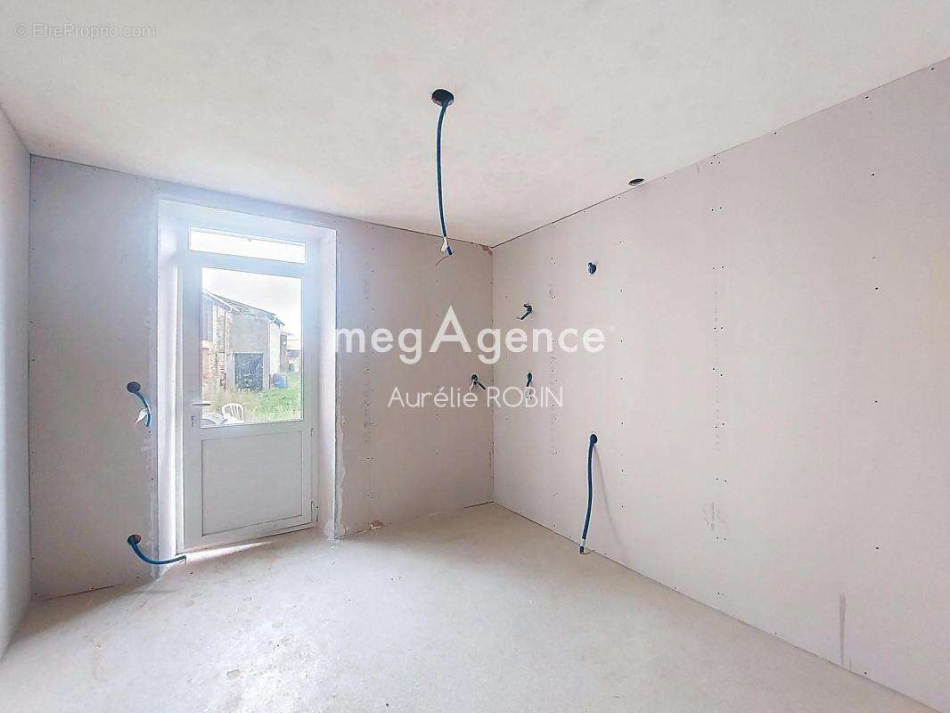 Maison à BEGROLLES-EN-MAUGES