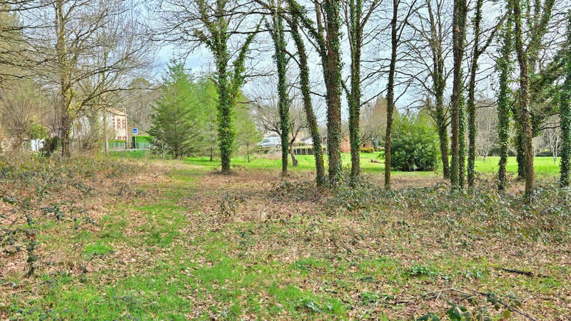 Terrain à ORADOUR-SUR-GLANE