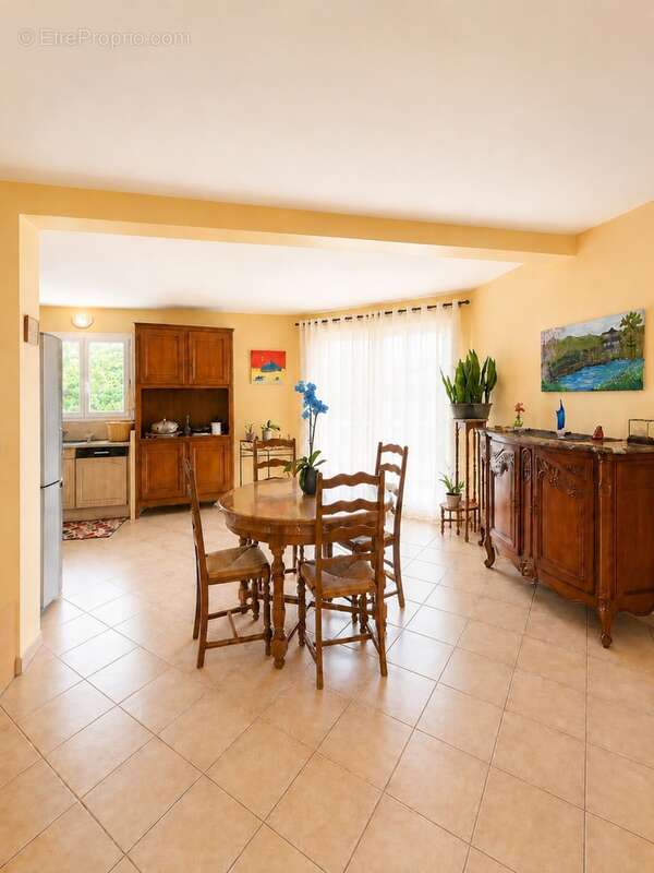 Maison familiale avec piscine - Un cadre de vie idéal - - photo 5