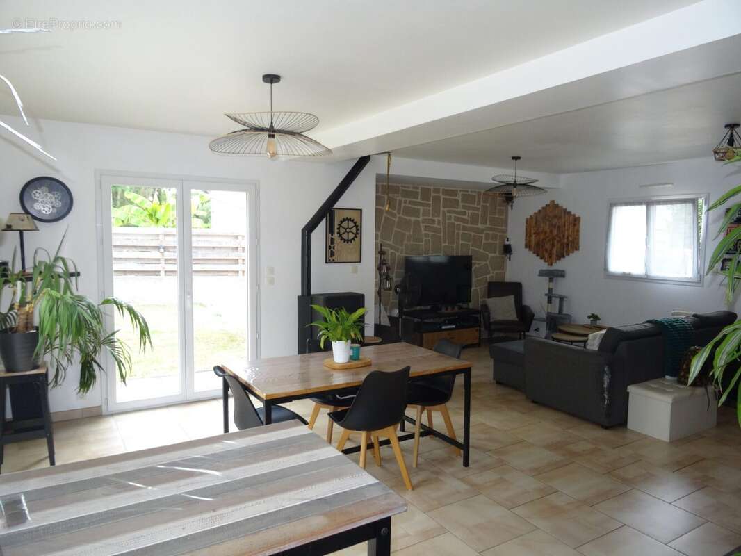 Maison 105 m² à Le Vieux-Marche  - photo 5