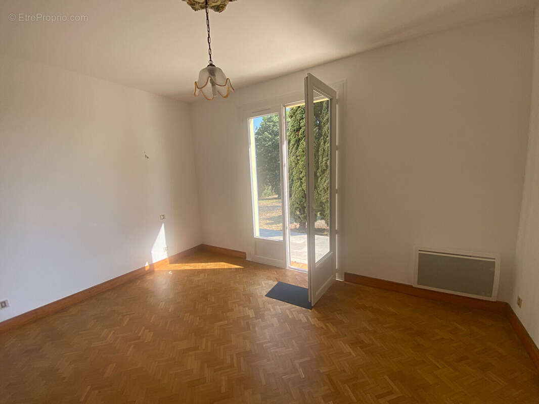 Plain-pied avec jardin et garage - photo 6