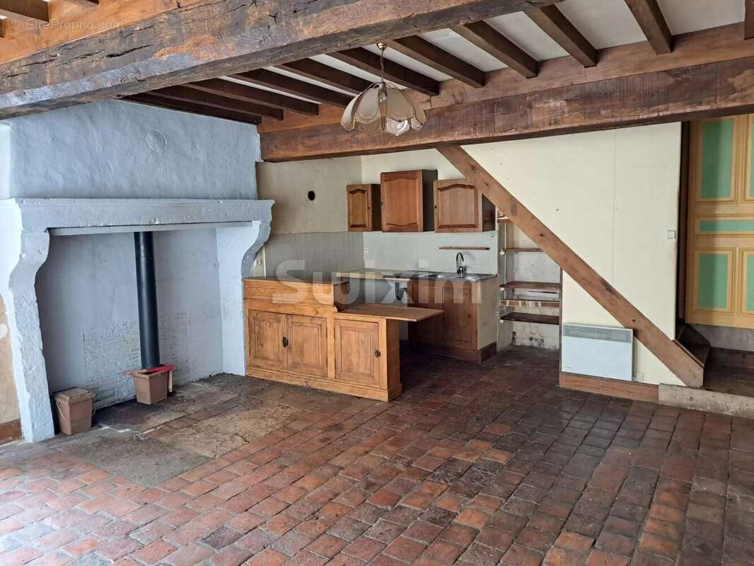 Maison à METZ-LE-COMTE