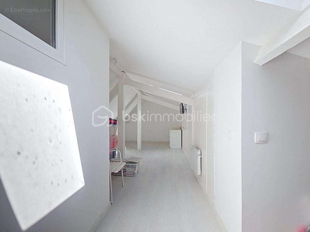 Appartement à LES PAVILLONS-SOUS-BOIS