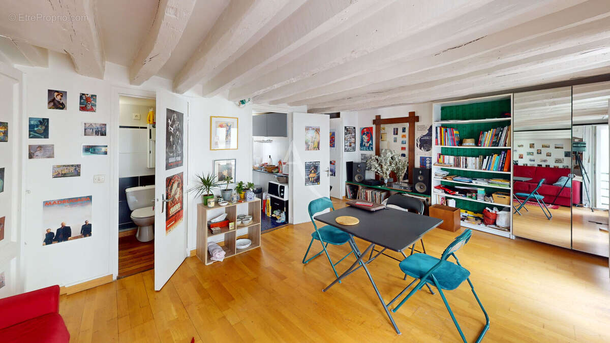 EXCLUSIVITE - Studio rue du Faubourg du Temple en très bon état ! - photo 3