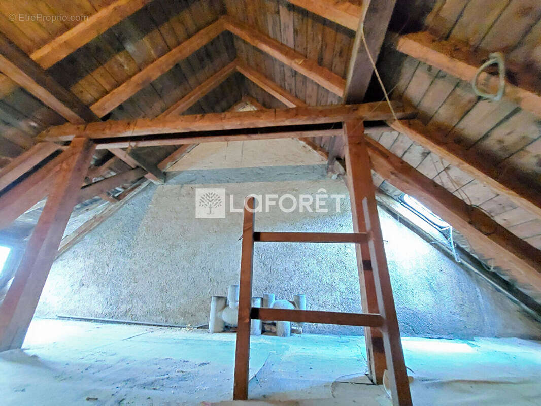 Maison à AUDUN-LE-TICHE