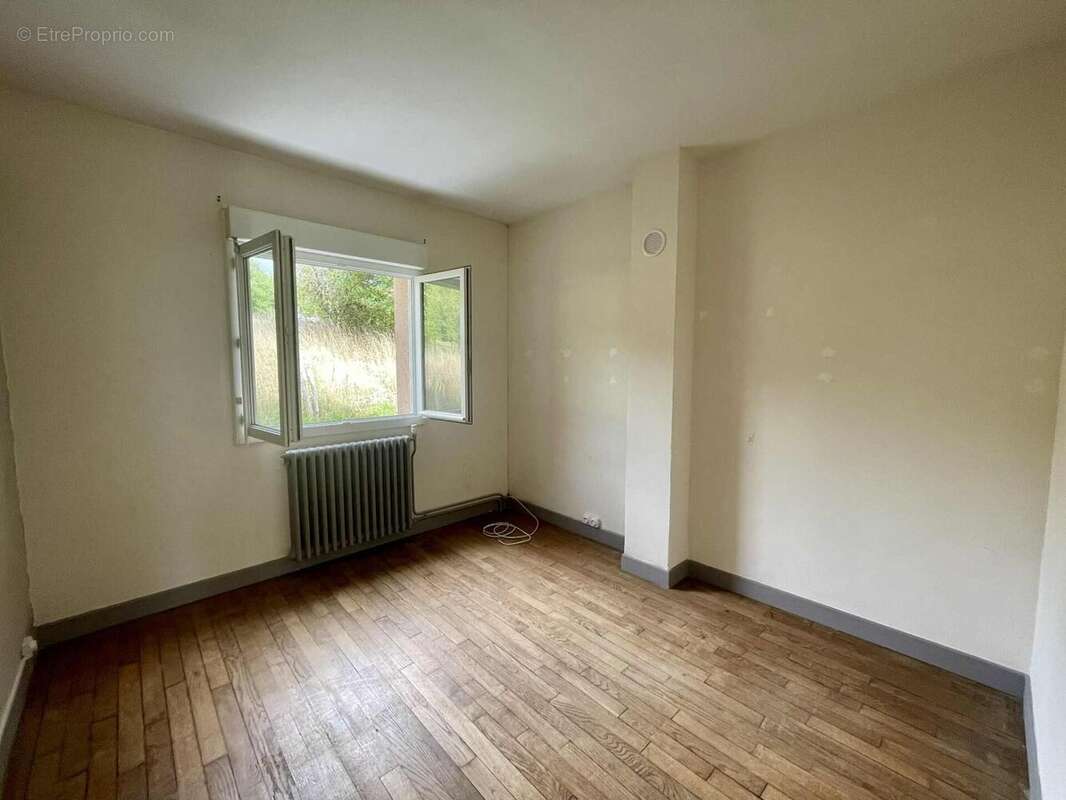 Maison 100 m² à Gentioux-Pigerolles  - photo 4