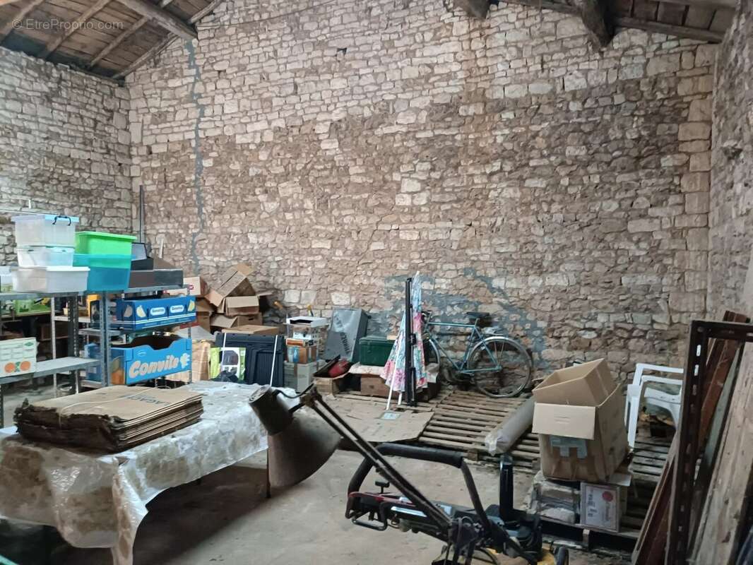 Charmante maison en pierre de 4 chambres dans un quartier paisible - photo 20