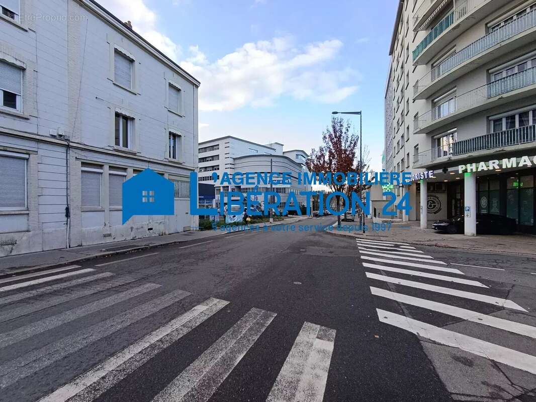 Autre à SAINT-ETIENNE