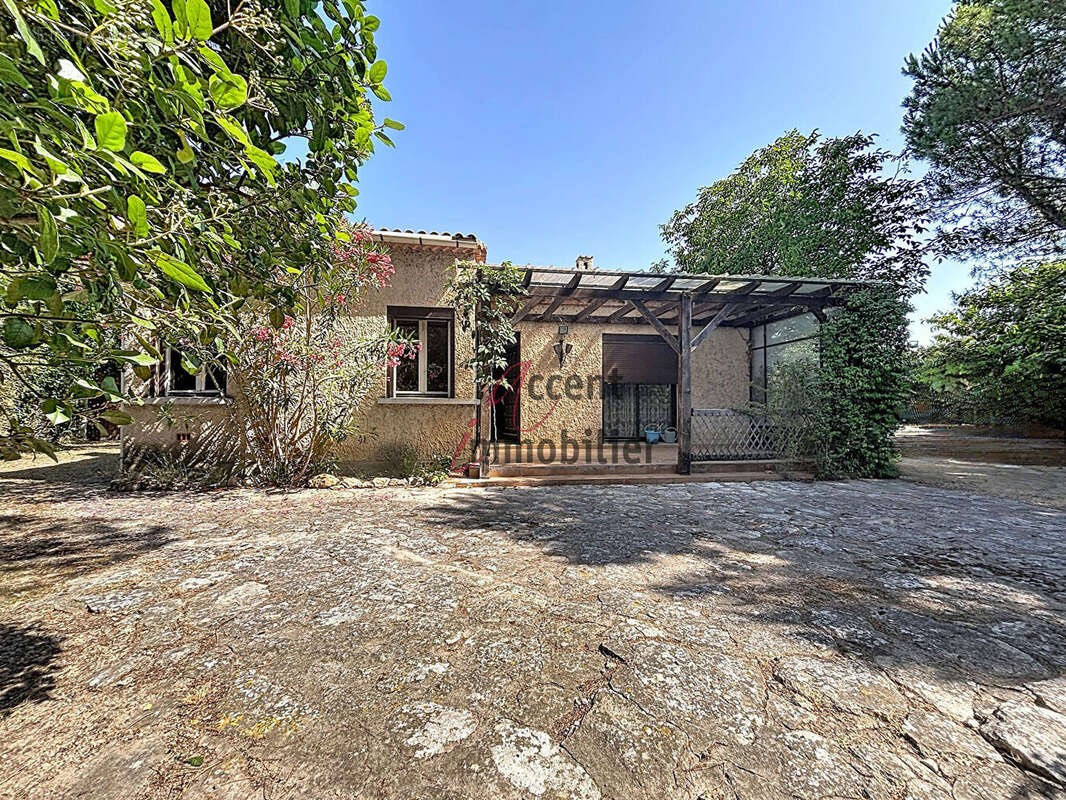 EXCLUSIVITE Cavaillon :Maison 4 pièce(s) 107 m2 sur 1068 m² de terrain - photo 2