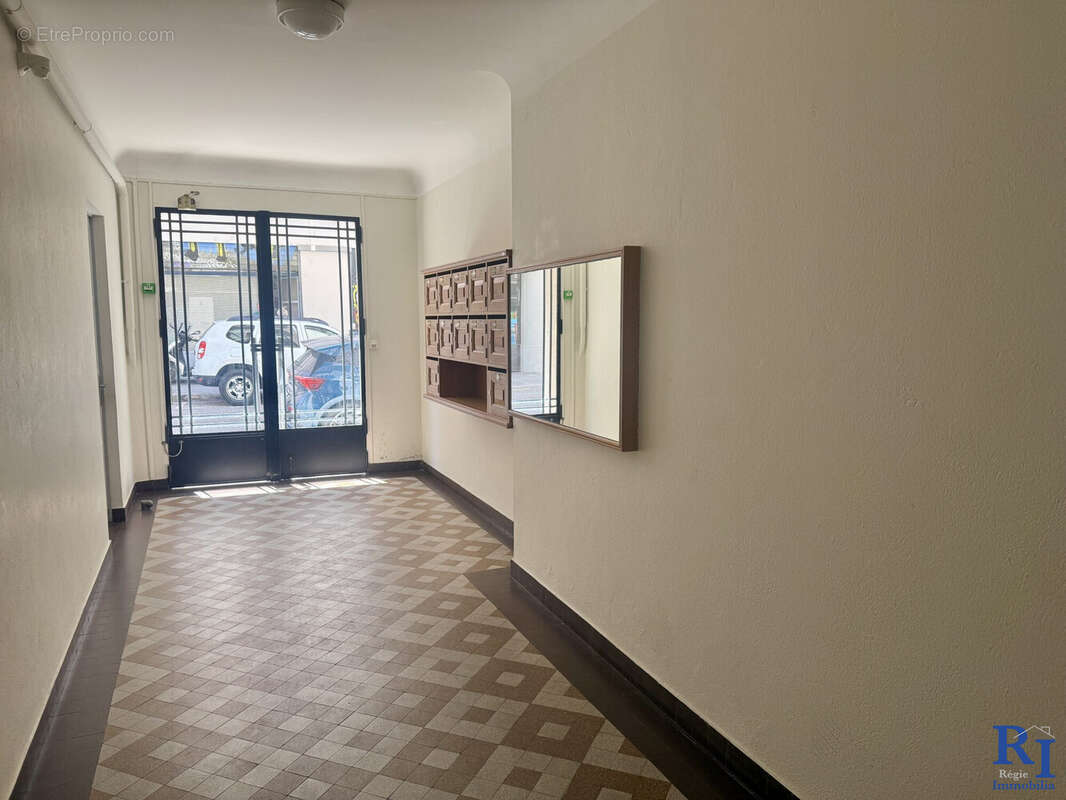 Copropriété bien tenue - Appartement à GRENOBLE