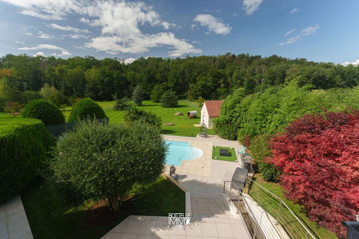 Maison à SAINT-PIERRE-LES-NEMOURS