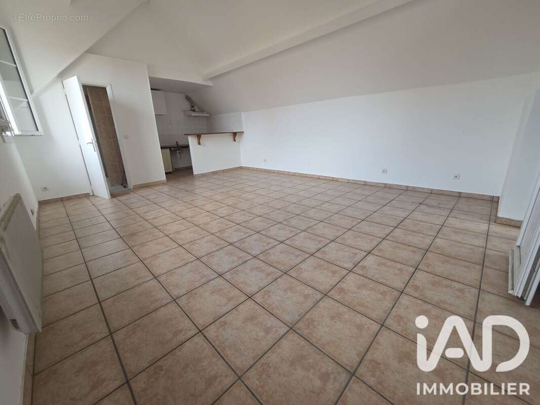 Photo 3 - Appartement à GENNEVILLIERS