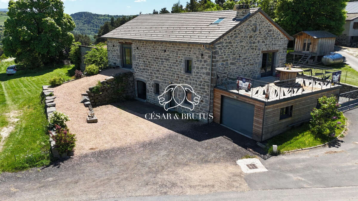 Maison 5 pièces 178 m² à vendre à Montusclat (43260) - photo 2
