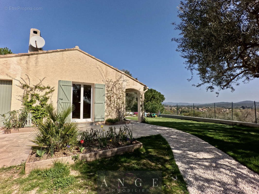 Maison à SOLLIES-VILLE
