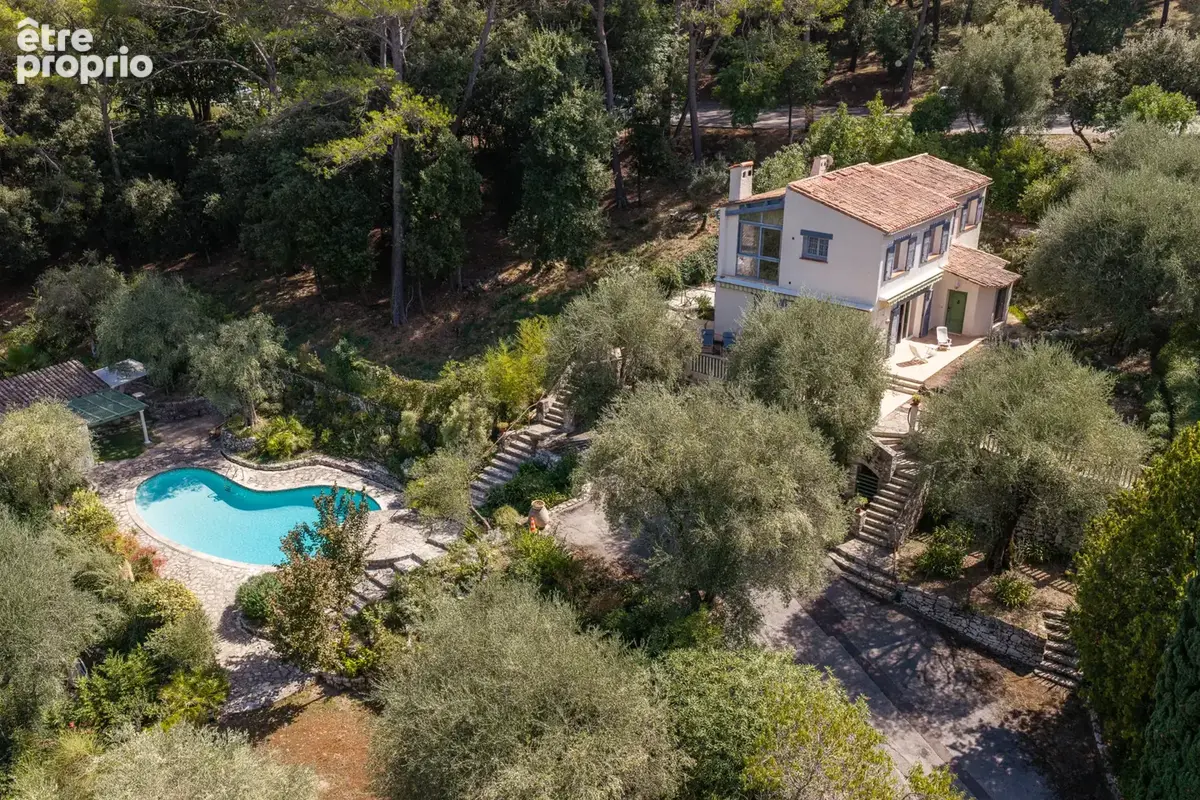 Villa avec piscine et pool house dans un environnement calme et bucolique - photo 25