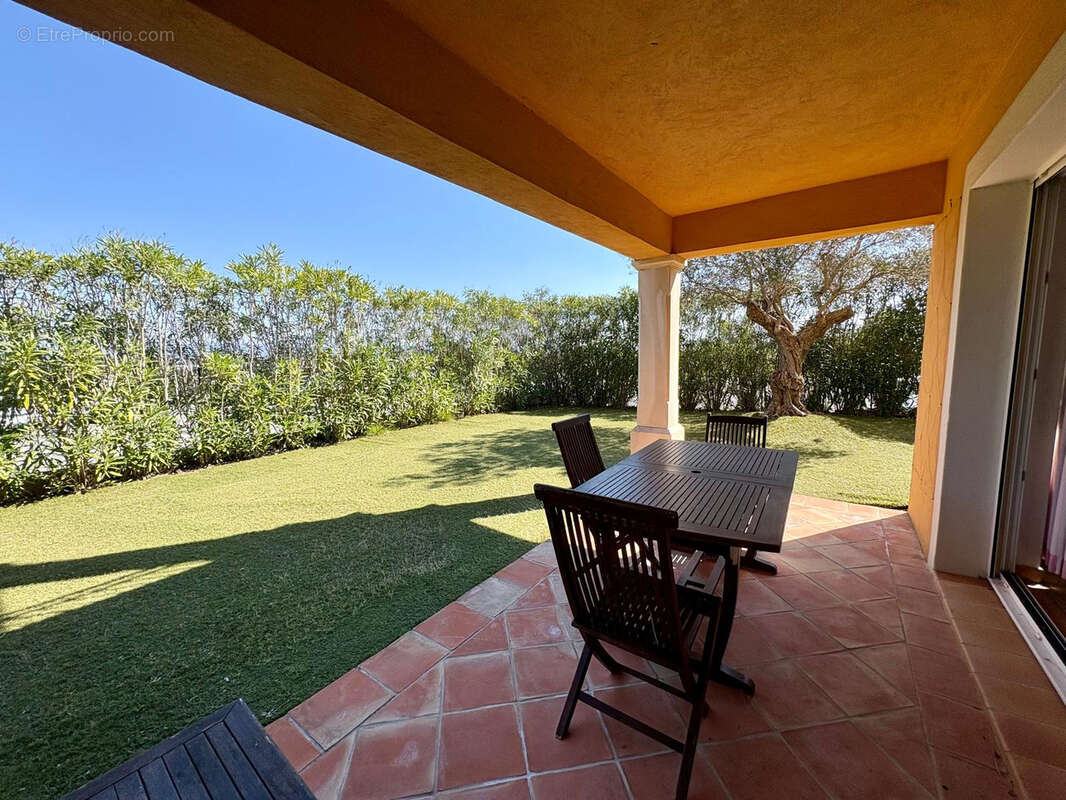 Maison à ROQUEBRUNE-SUR-ARGENS