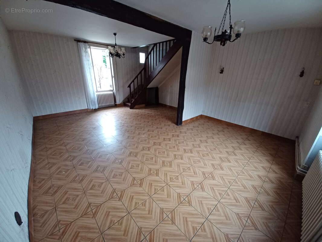 Maison à NARCY