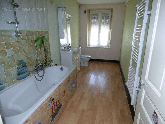 Appartement à AVRICOURT