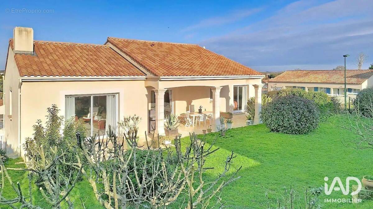 Photo 1 - Maison à TALMONT-SAINT-HILAIRE