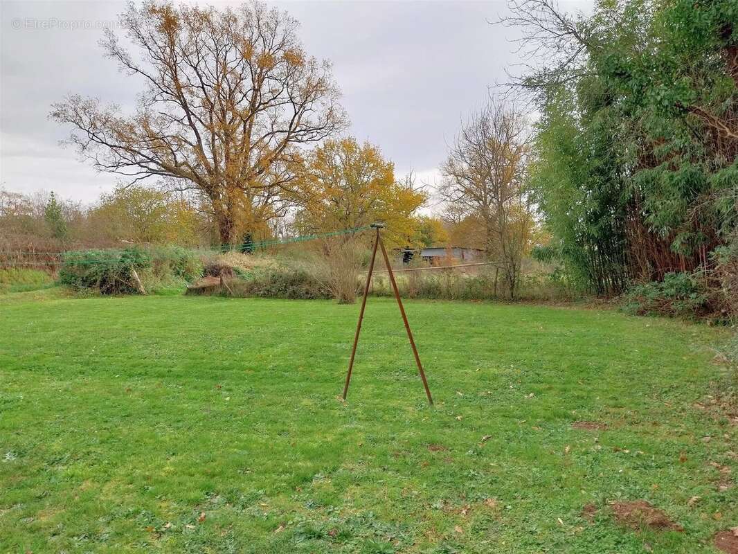 Maison à BRIGUEIL-LE-CHANTRE