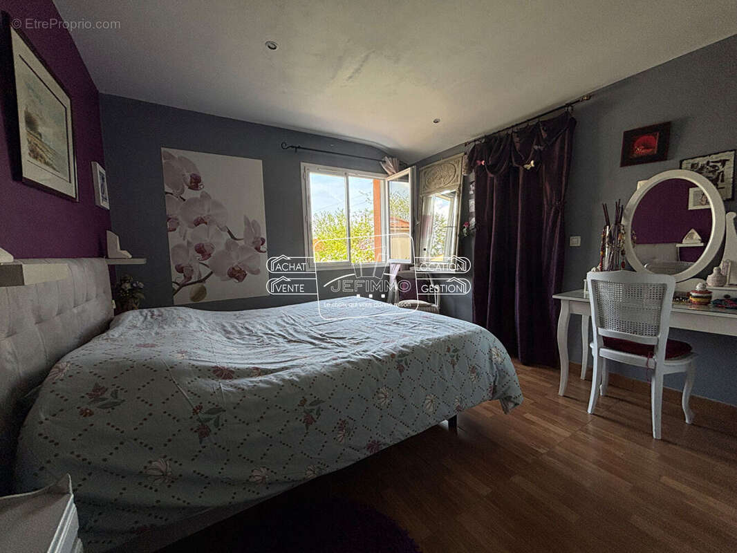 Maison à LA CHAPELLE-BASSE-MER