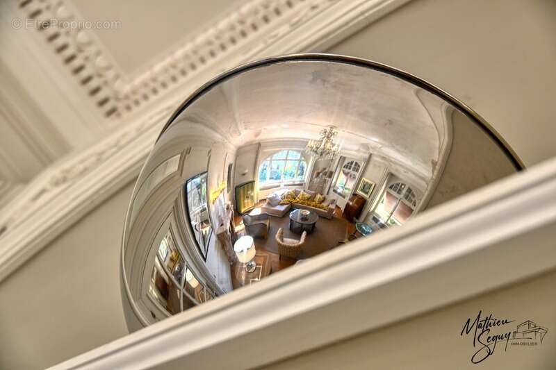 Maison à CHAZELLES-SUR-LYON