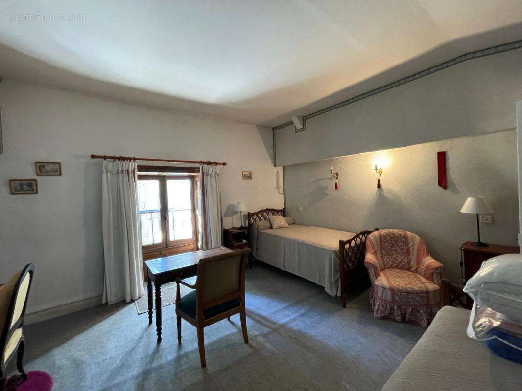 Maison à CHAMPAGNAC-DE-BELAIR