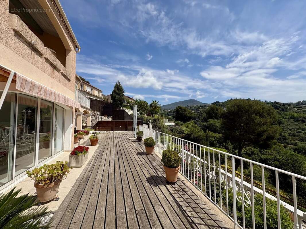 Maison à COLOMARS