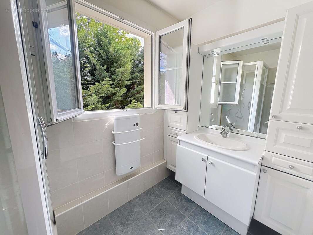 Appartement à CHENNEVIERES-SUR-MARNE