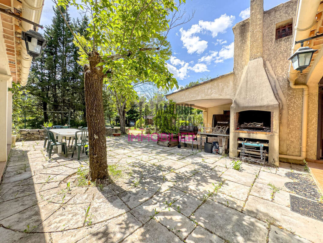 Maison 279 m² à Carpentras  - photo 8