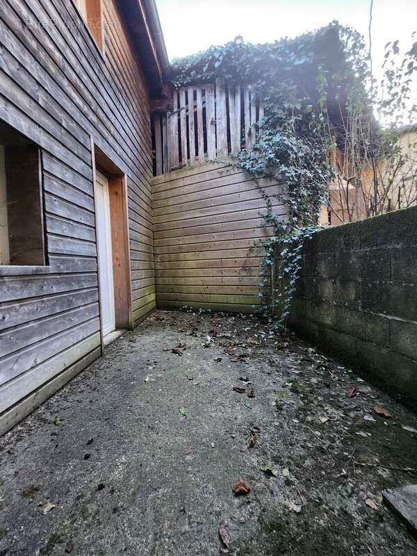 Maison à SAINT-LEONARD-DE-NOBLAT