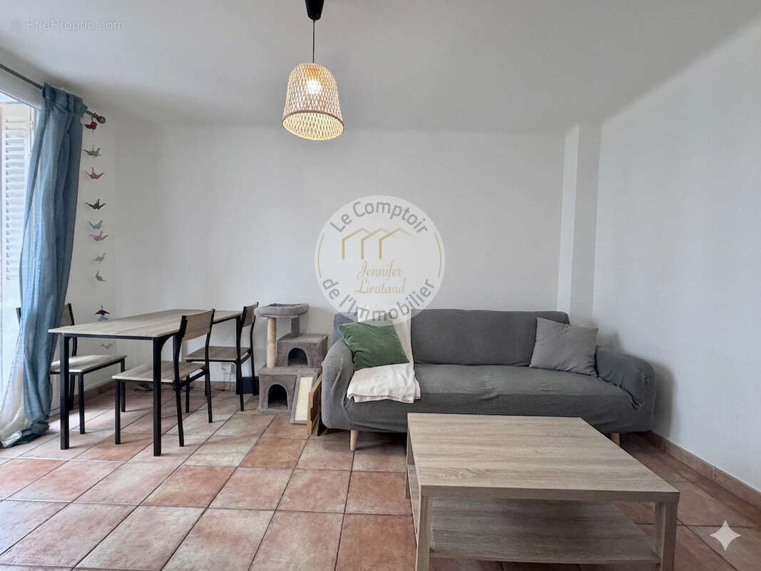 Appartement à MARSEILLE-9E