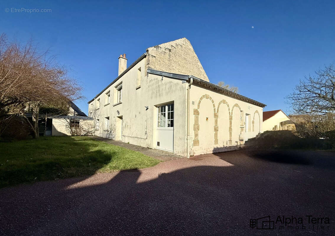 Maison à AUTHIE