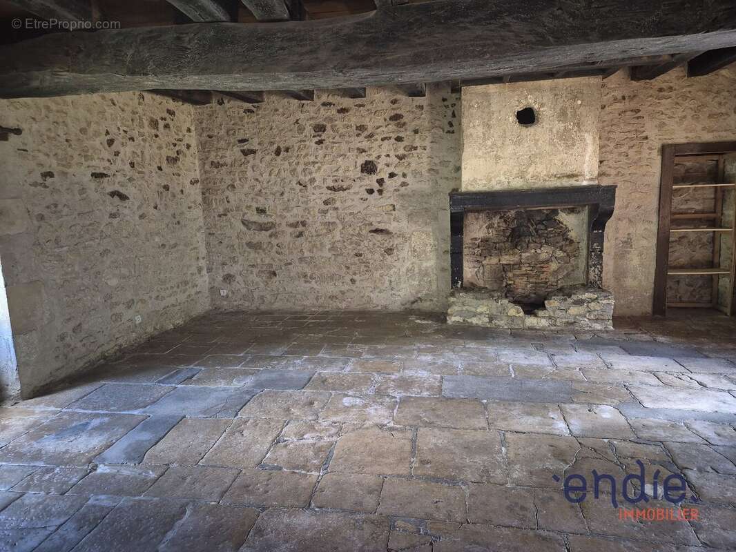 Propriété de charme 320m² habitable,isolée et avec grange sur 2ha!! - photo 6