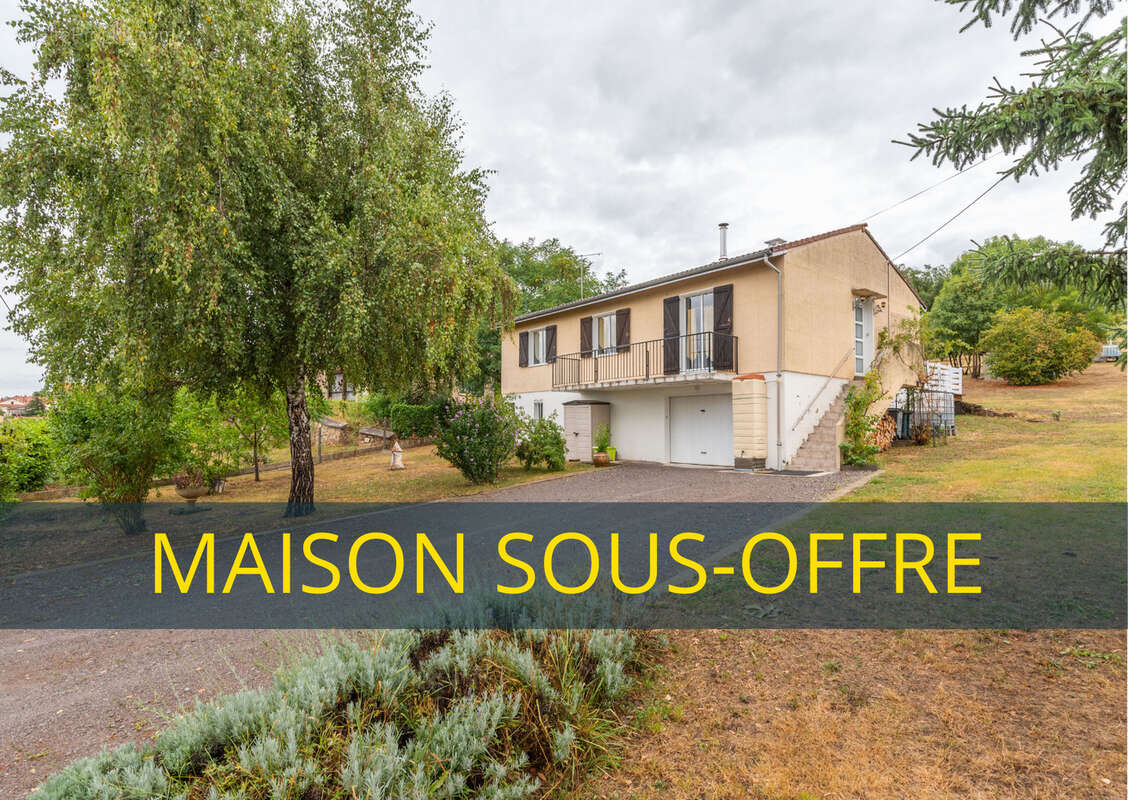 Maison à AUZAT-LA-COMBELLE