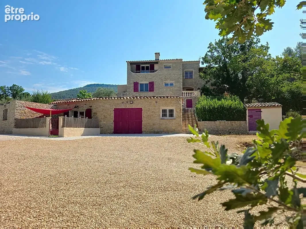 Maison 8 pièces 305 m² à vendre à Le Beausset (83330) - photo 2