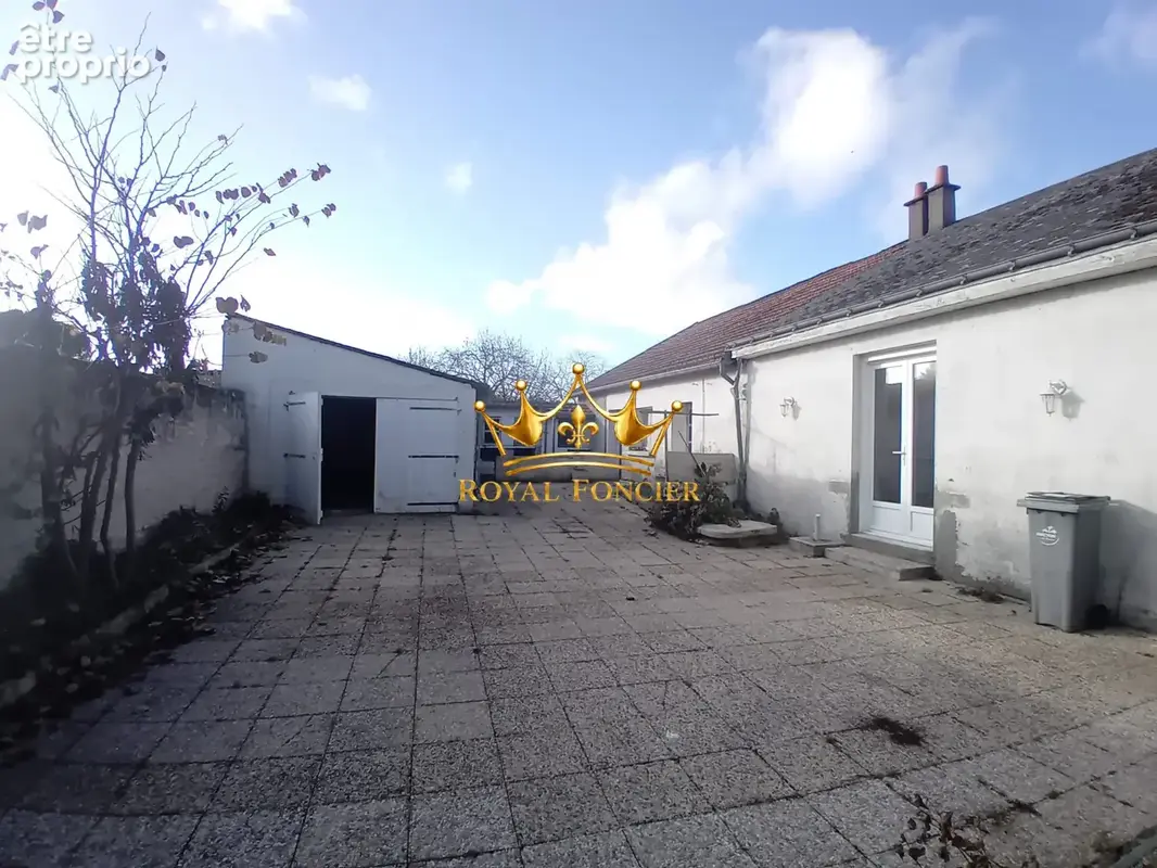 Ensemble immobilier : maison principale + maison attenante  - Maison à MARCILLY-SUR-VIENNE