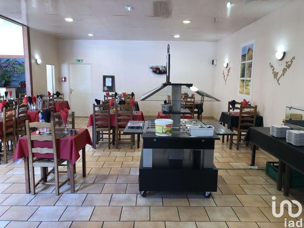 Photo 6 - Commerce à TUFFE