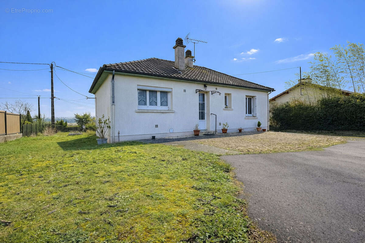 Maison à JAUNAY-CLAN