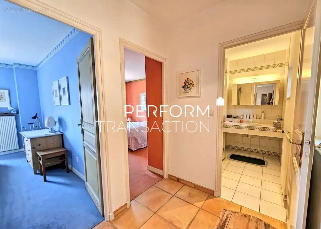 Propriété d'architecte 250m² avec piscine - photo 13